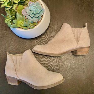 Low ankle booties size 8.5